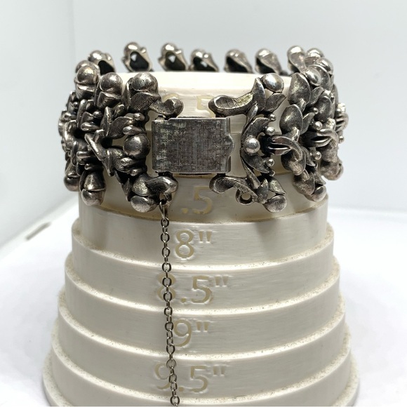 Rare Vintage Tortolani Designer Floral silvertone Bracelet & clip on earring set - Picture 8 of 8